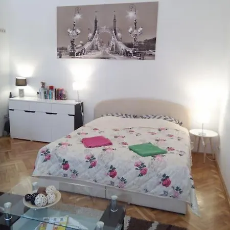 Sunshine Flat At The Blaha Budapest